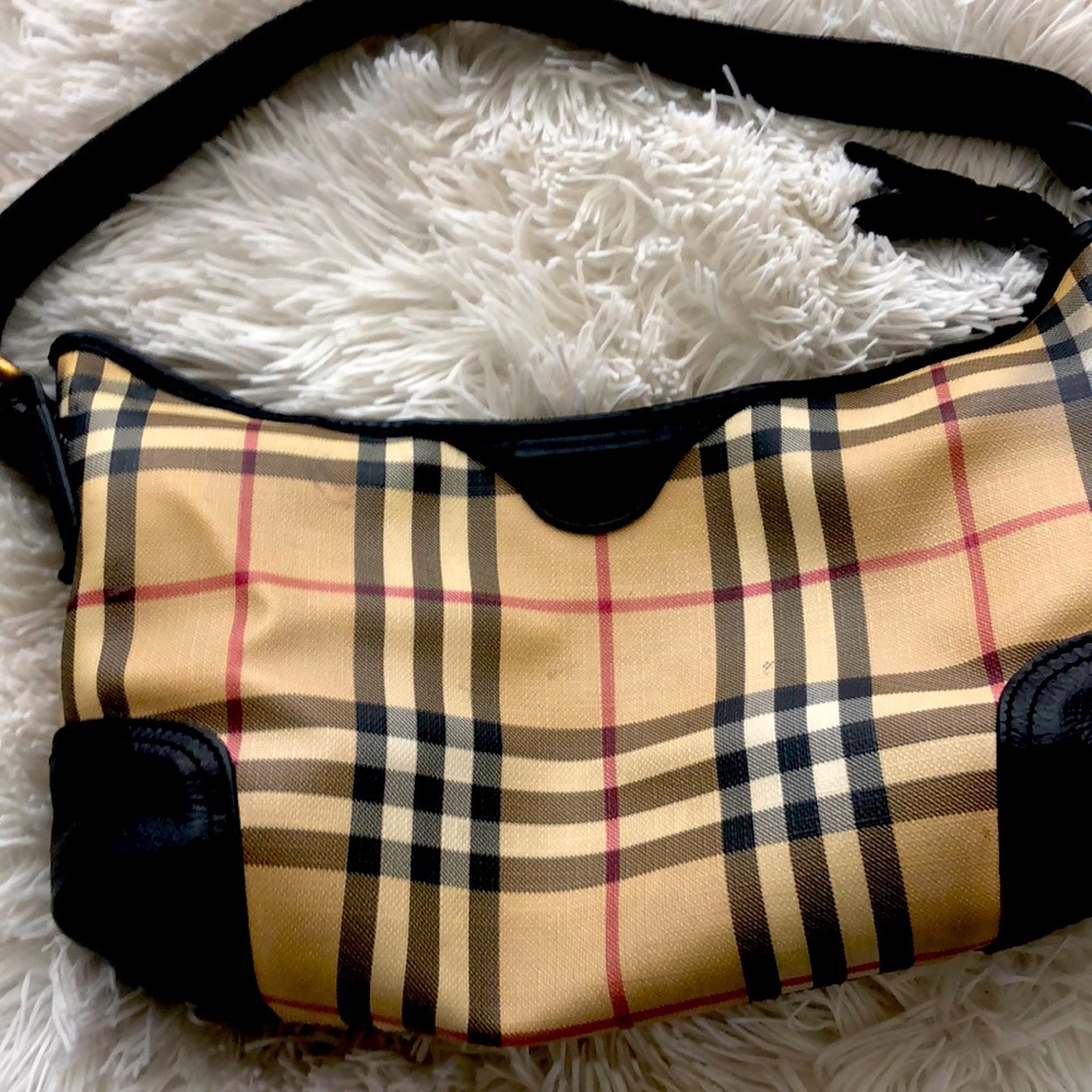 Burberry hand purse